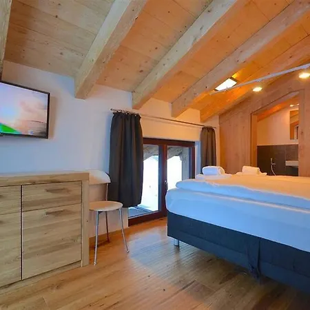 Beautiful Austrian Style Chalet At The Ski Slope Σάλτσμπουργκ
